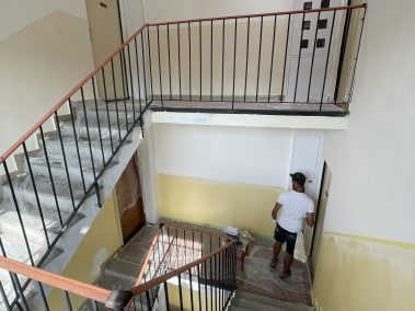 Maliarske práce Bratislava, Maliar Paul, Slovensko, profesionál, dekoratívne betónové stierky, dekoratívne nátery, developerské projekty, airless striekanie, fasády, exteriér, interiér