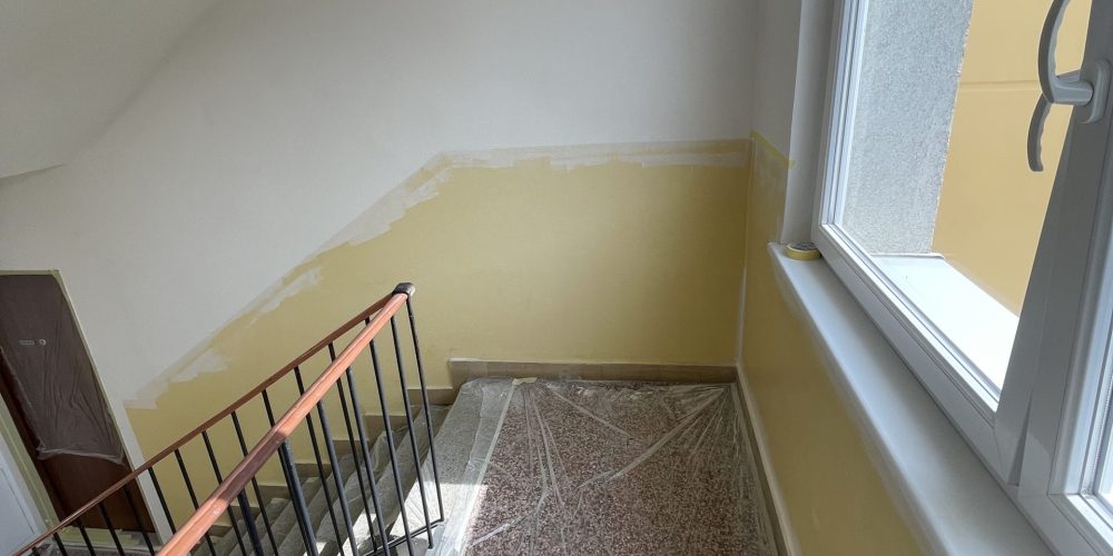 Maliarske práce Bratislava, Maliar Paul, Slovensko, profesionál, dekoratívne betónové stierky, dekoratívne nátery, developerské projekty, airless striekanie, fasády, exteriér, interiér