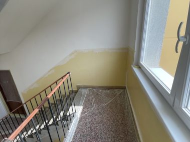 Maliarske práce Bratislava, Maliar Paul, Slovensko, profesionál, dekoratívne betónové stierky, dekoratívne nátery, developerské projekty, airless striekanie, fasády, exteriér, interiér