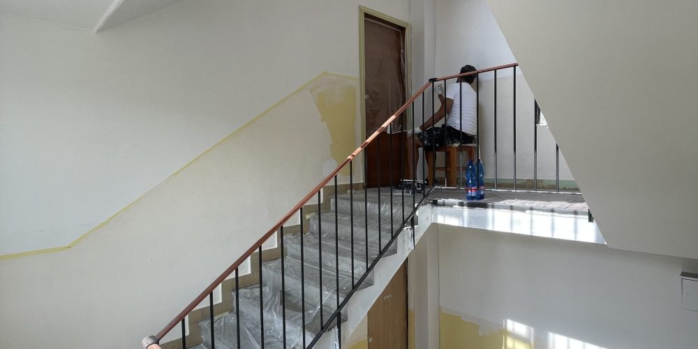 Maliarske práce Bratislava, Maliar Paul, Slovensko, profesionál, dekoratívne betónové stierky, dekoratívne nátery, developerské projekty, airless striekanie, fasády, exteriér, interiér