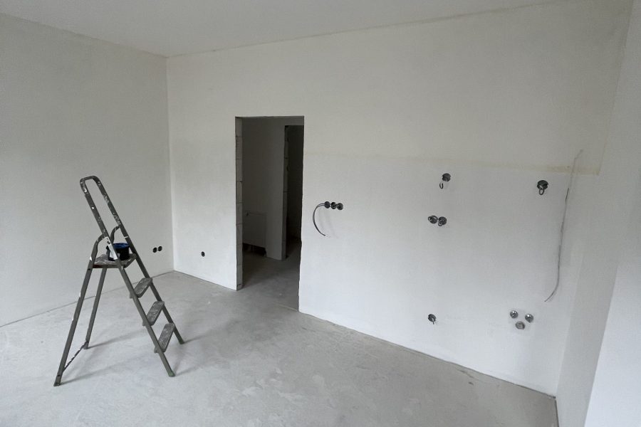 Maliarske práce Bratislava, Maliar Paul, Slovensko, profesionál, dekoratívne betónové stierky, dekoratívne nátery, developerské projekty, airless striekanie, fasády, exteriér, interiér