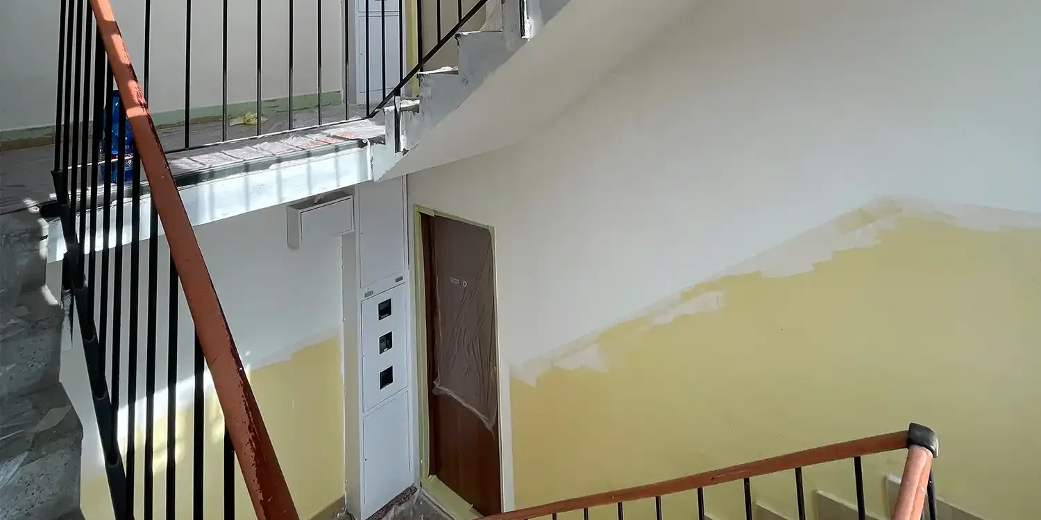 maliar paul maliarske prace bratislava stenberk Maliarske práce Bratislava, Maliar Paul, Slovensko, profesionál, dekoratívne betónové stierky, dekoratívne nátery, developerské projekty, airless striekanie, fasády, exteriér, interiérbytovy dom realizacia