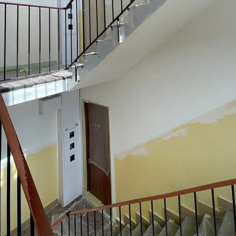 maliar paul maliarske prace bratislava stenberk Maliarske práce Bratislava, Maliar Paul, Slovensko, profesionál, dekoratívne betónové stierky, dekoratívne nátery, developerské projekty, airless striekanie, fasády, exteriér, interiérbytovy dom realizacia