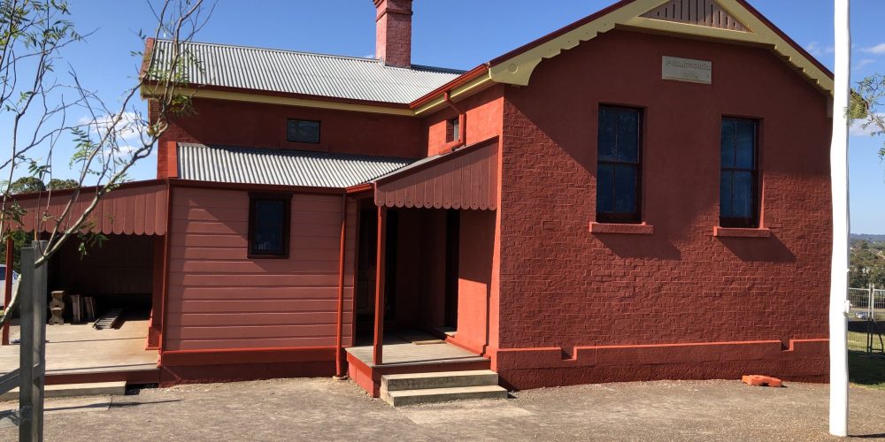 Maliarske práce Bratislava, Maliar Paul, Slovensko, profesionál, dekoratívne betónové stierky, dekoratívne nátery, developerské projekty, airless striekanie, fasády, exteriér, interiér - chata Sydney zakázka