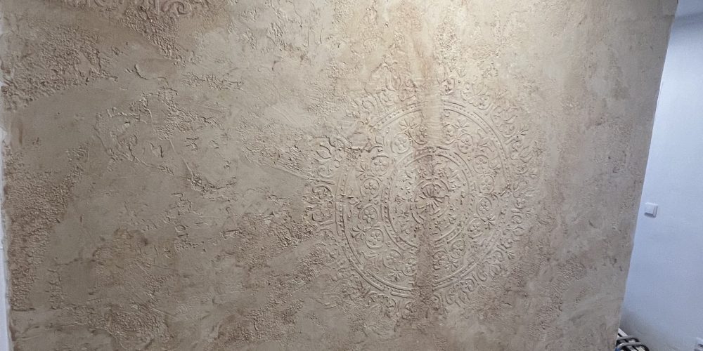 Maliarske práce Bratislava, Maliar Paul, Slovensko, profesionál, dekoratívne betónové stierky, dekoratívne nátery, developerské projekty, airless striekanie, fasády, exteriér, interiér