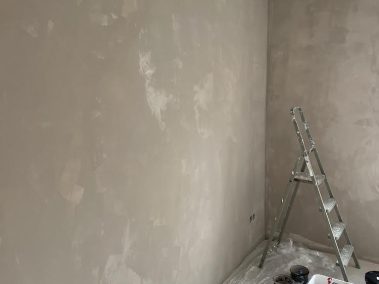 Maliarske práce Bratislava, Maliar Paul, Slovensko, profesionál, dekoratívne betónové stierky, dekoratívne nátery, developerské projekty, airless striekanie, fasády, exteriér, interiér - dekoratívne nátery na jednej zakázke