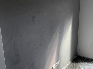 Maliarske práce Bratislava, Maliar Paul, Slovensko, profesionál, dekoratívne betónové stierky, dekoratívne nátery, developerské projekty, airless striekanie, fasády, exteriér, interiér - dekoratívne nátery na jednej zakázke