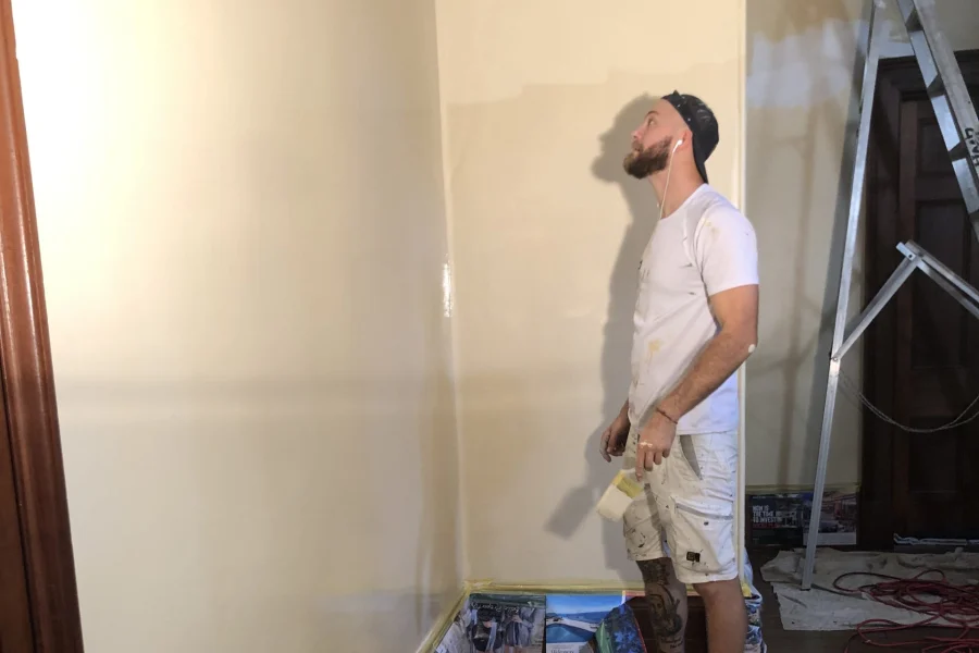 Maliarske práce Bratislava, Maliar Paul, Slovensko, profesionál, dekoratívne betónové stierky, dekoratívne nátery, developerské projekty, airless striekanie, fasády, exteriér, interiér