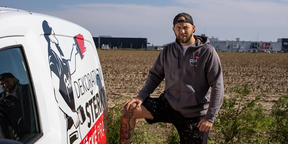 Maliarske práce Bratislava, Maliar Paul, Slovensko, profesionál, dekoratívne betónové stierky, dekoratívne nátery, developerské projekty, airless striekanie, fasády, exteriér, interiér