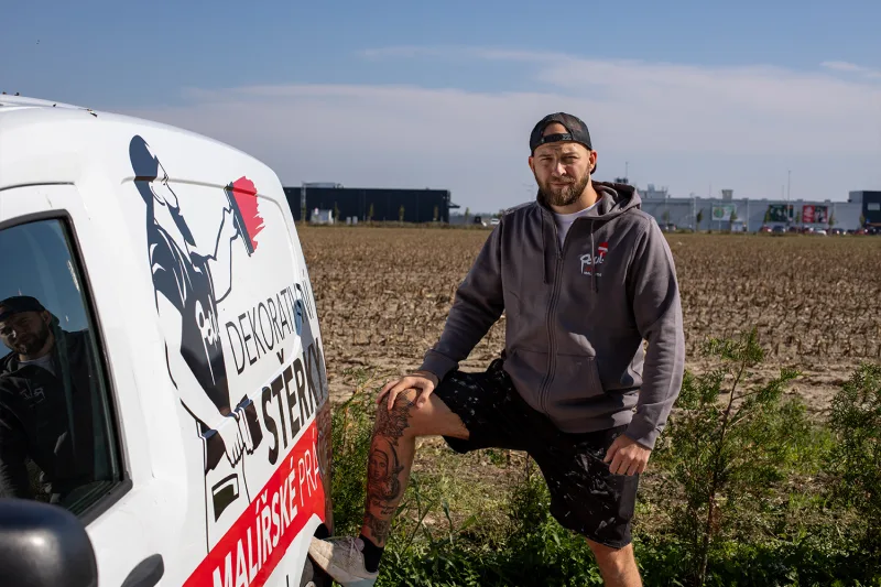 Maliarske práce Bratislava, Maliar Paul, Slovensko, profesionál, dekoratívne betónové stierky, dekoratívne nátery, developerské projekty, airless striekanie, fasády, exteriér, interiér